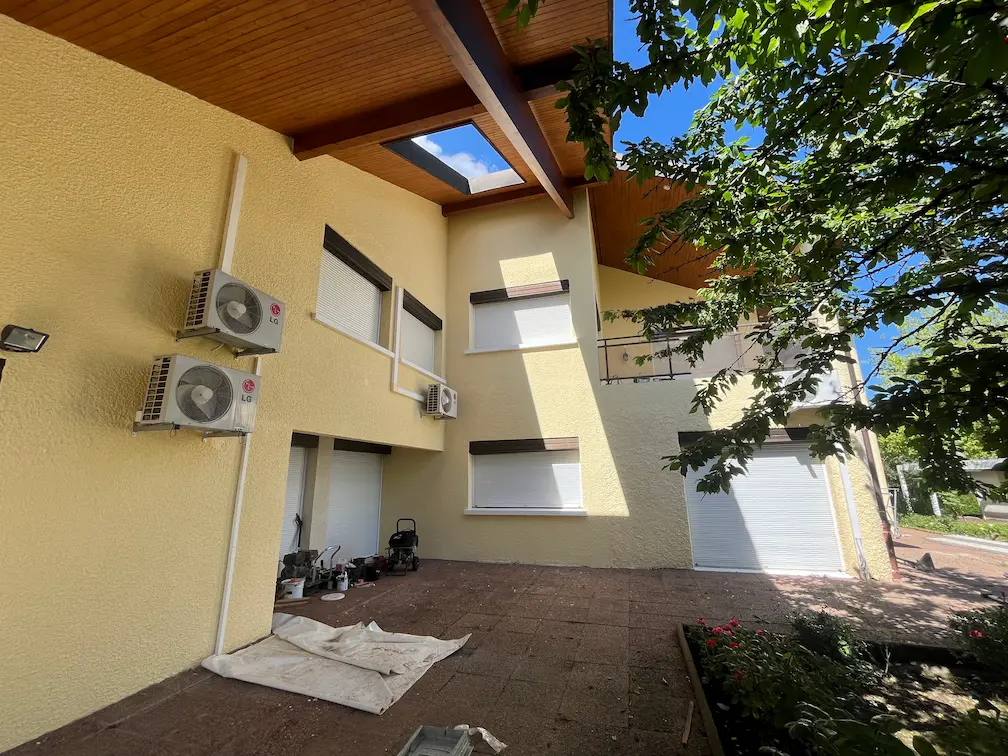 Peinture de façade à Versoix après